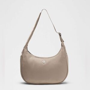 NWT Lululemon City Essentials Shoulder Bag 4L Warm Ash Grey / Silver